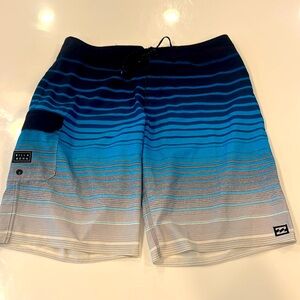 Billabong boardshorts size 32